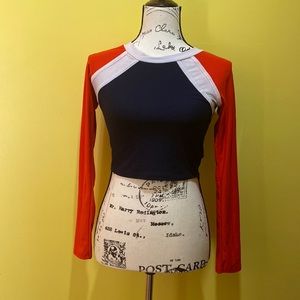 CHARLOTTE RUSSE Crop Long Sleeve Top